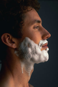 Mousse de rasage nettoyante